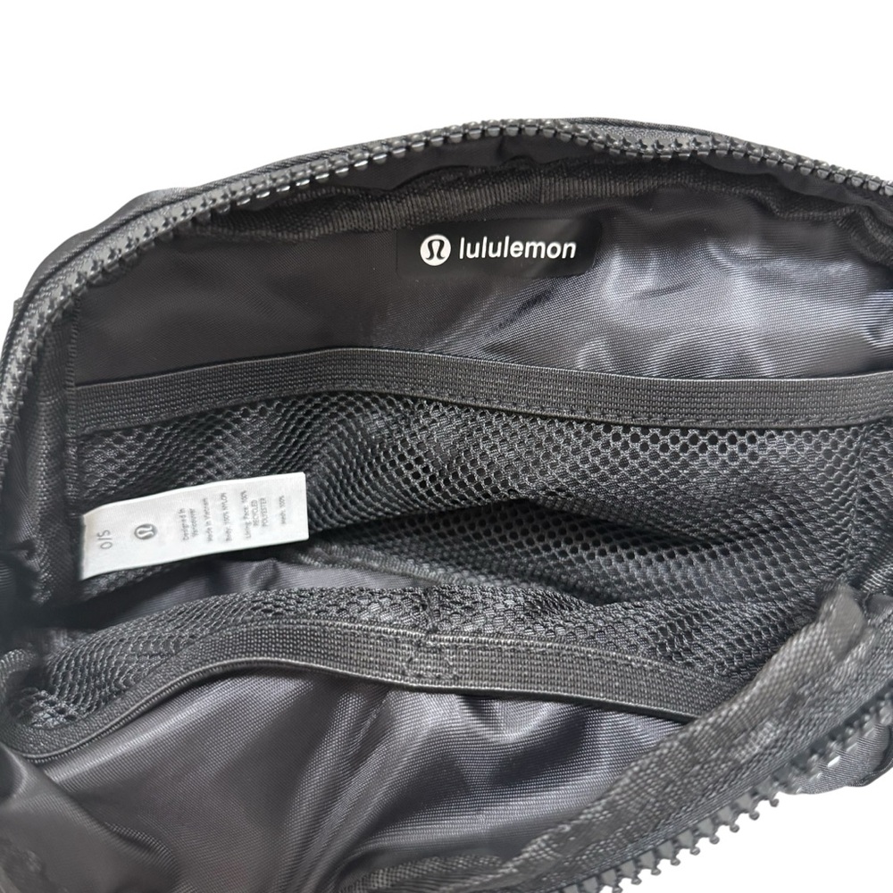 NWT Lululemon Everywhere Belt Bag 1L Black - Picture 5 of 6